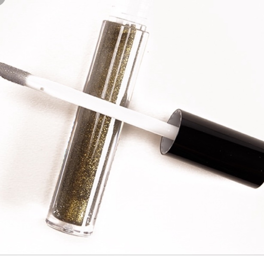 MAC cosmetic jet boy